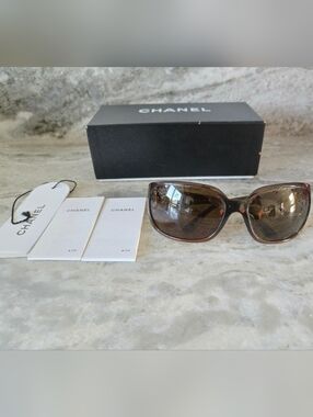 Authentic CHANEL Brown Gradient Oversized Women's Sunglasses
